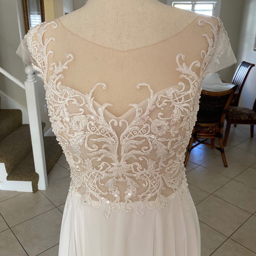 Michelle Roth Wedding Dress - Picture 15 of 16
